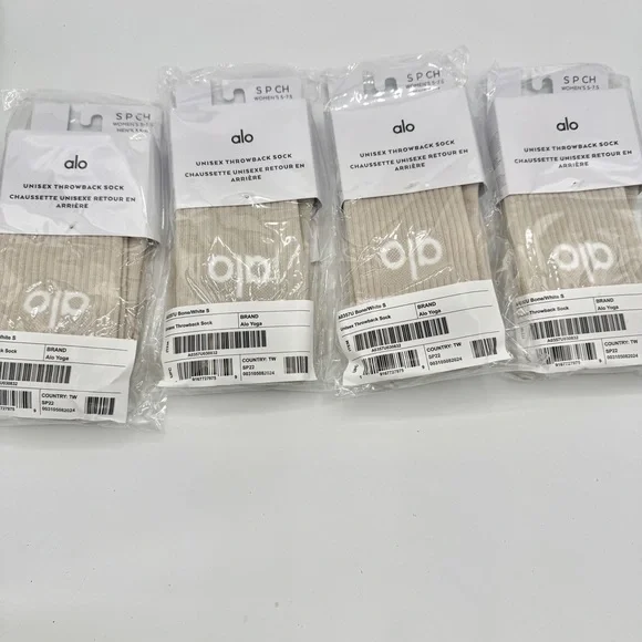 NWT Alo Yoga BUNDLE 4x Unisex Throwback Socks, Bone White 4 Pairs 8 Socks Total